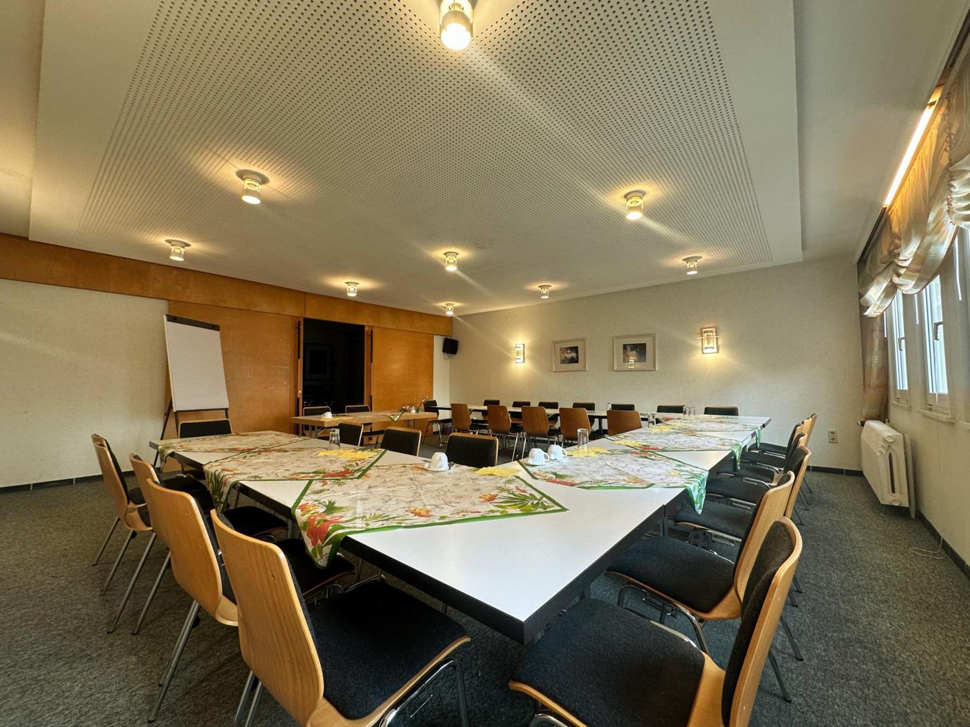 Schirgiswalde-Kirschau Hotel Am Laerchenberg I Fruehstueck, Wlan, Parkplatz מראה חיצוני תמונה