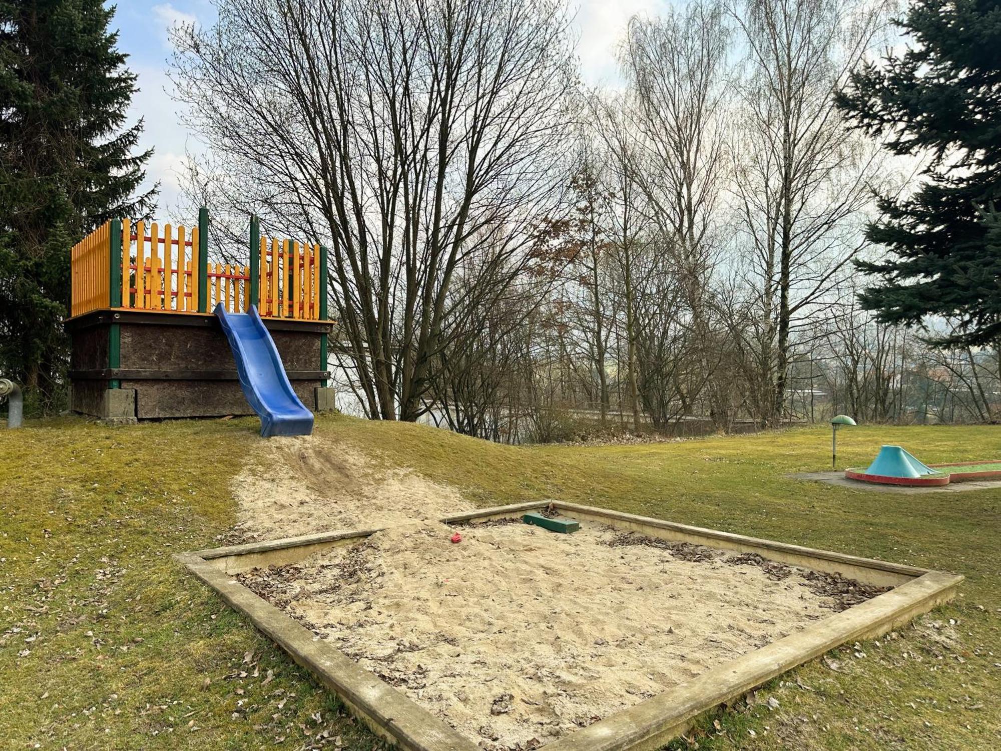 Schirgiswalde-Kirschau Hotel Am Laerchenberg I Fruehstueck, Wlan, Parkplatz מראה חיצוני תמונה
