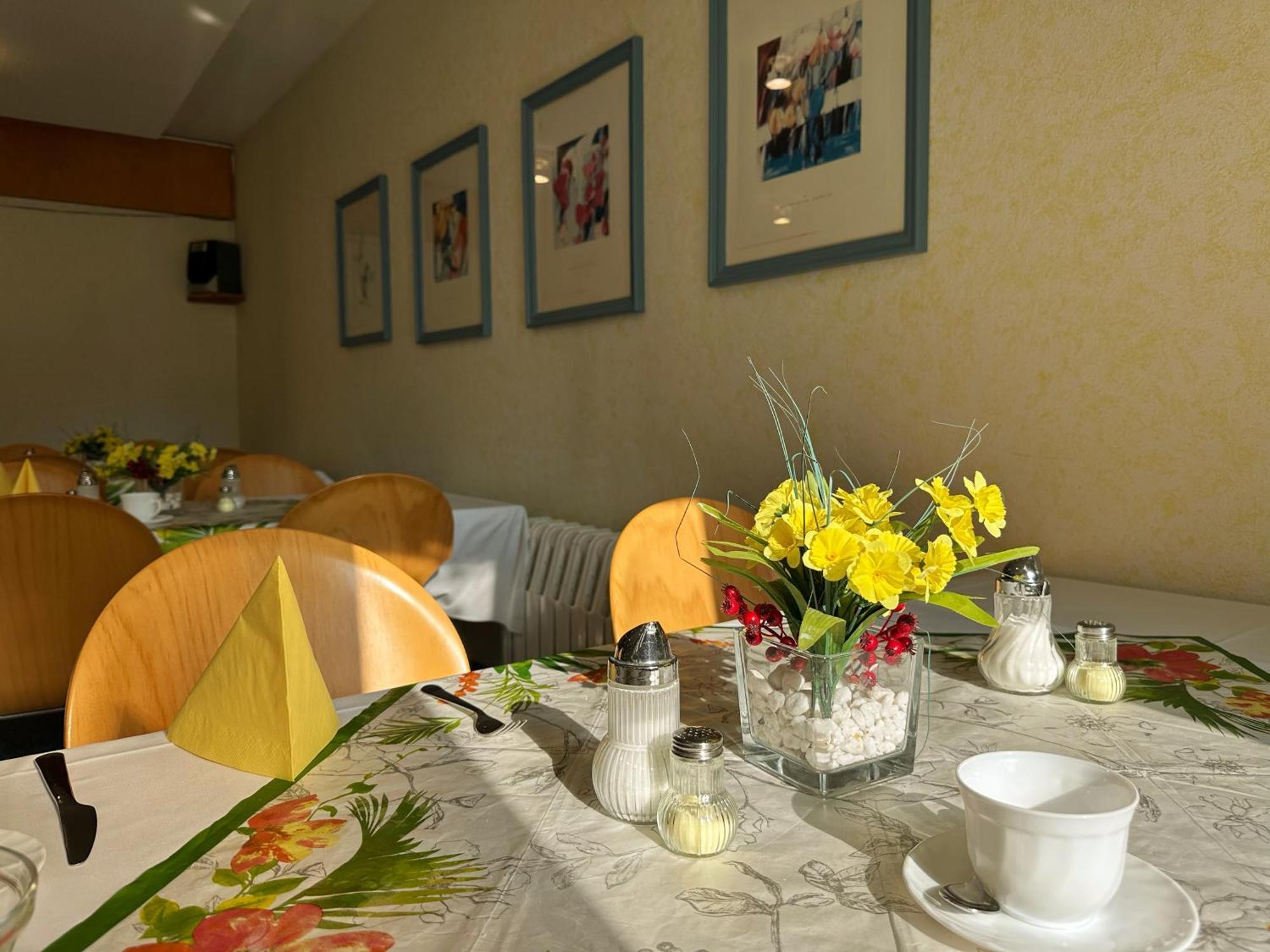 Schirgiswalde-Kirschau Hotel Am Laerchenberg I Fruehstueck, Wlan, Parkplatz מראה חיצוני תמונה